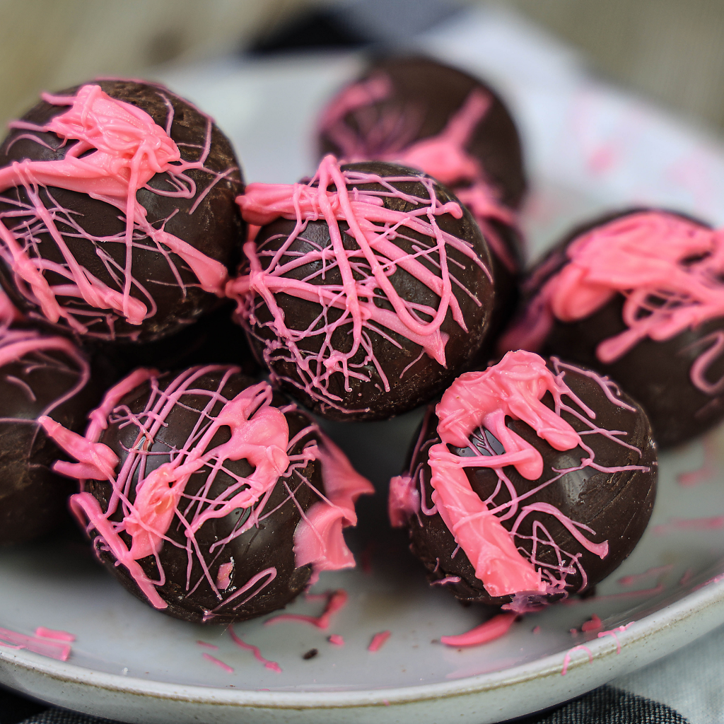 Amaretto Chocolate Bombs